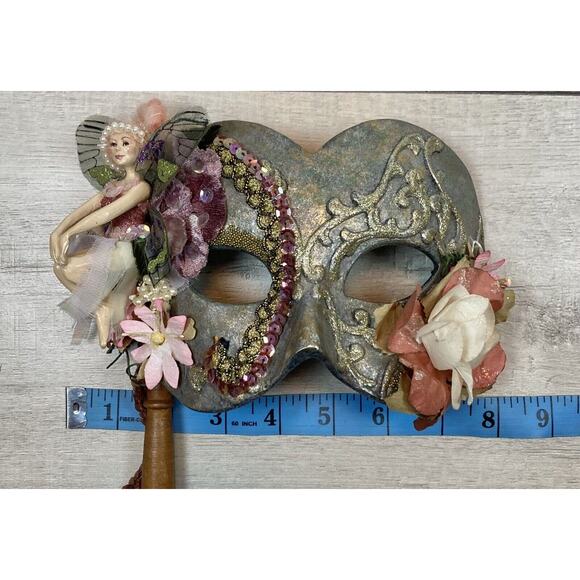 Katherine’s Collection Mask Masquerade Mardi Gras Fairy Gold Sequins Flowers - Picture 13 of 16